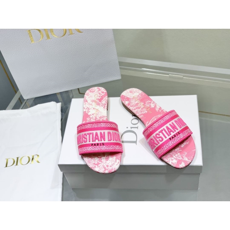 ch**an D*or slippers